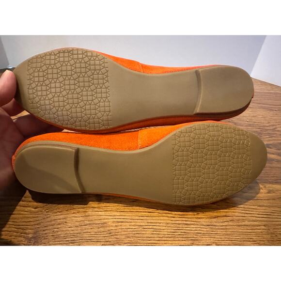 Violet and Red Women's Windsor Suede Flat Orange Size 7 NWOB Bold Footwear - Picture 7 of 9